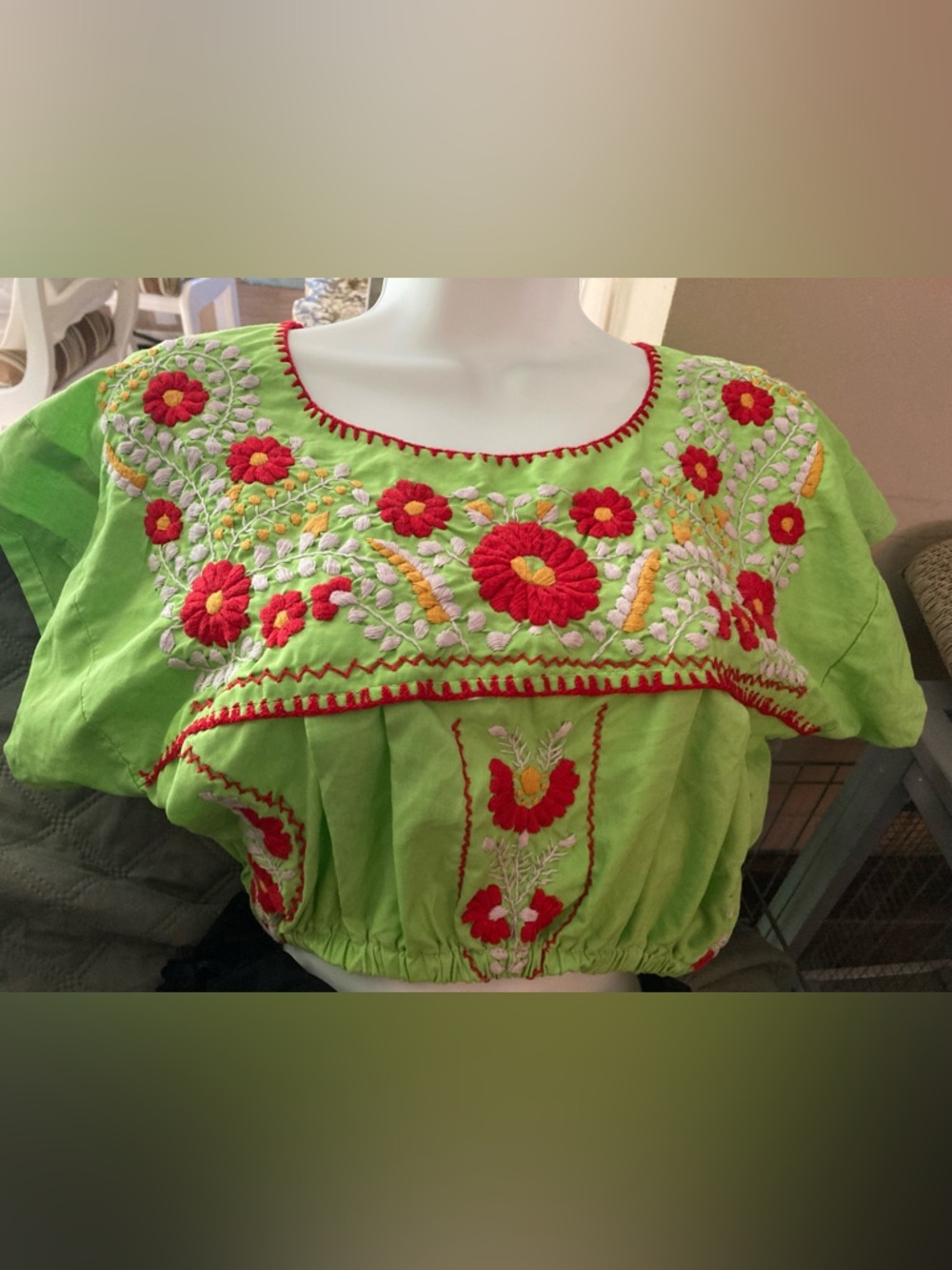 Embroidered crop top from Mexico, M